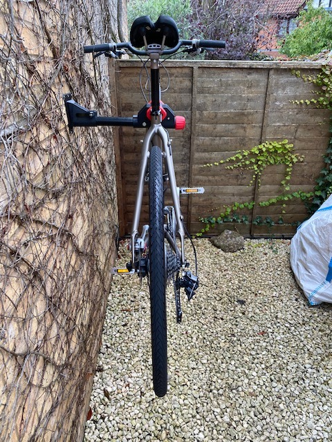 Songmics SBR08B supporto bici da parete 20 kg nero rosso
