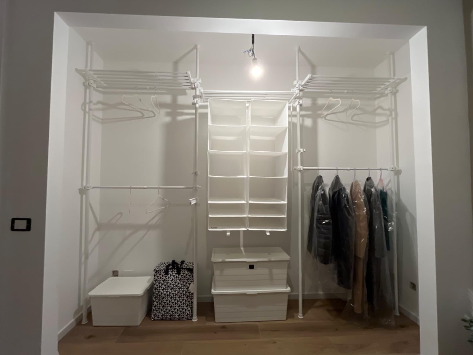 Songmics appendiabiti da terra a soffitto 3 livelli 84-123 cm salvaspazio