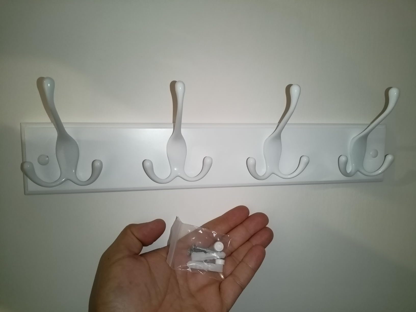 Songmics LHR30WT appendiabiti parete 4 ganci tripli bianco 40 cm