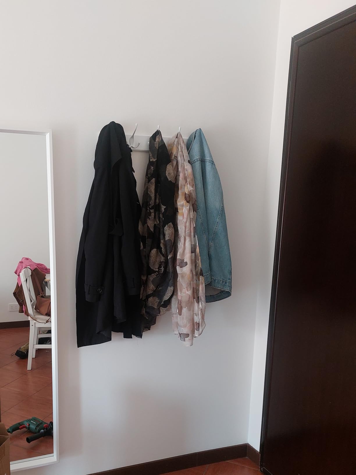 Songmics LHR30WT appendiabiti parete 4 ganci tripli bianco 40 cm