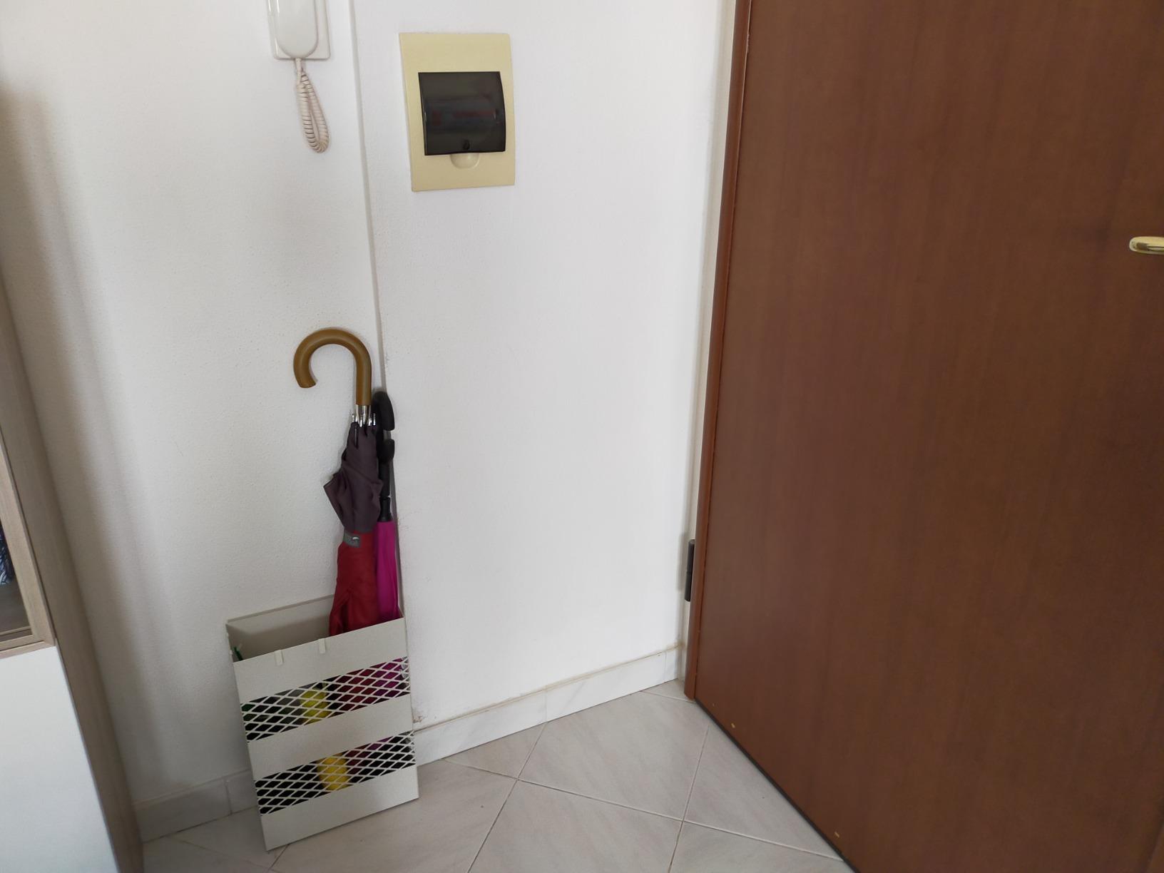 Songmics portaombrelli metallo bianco 28x12x41 cm 10 ombrelli