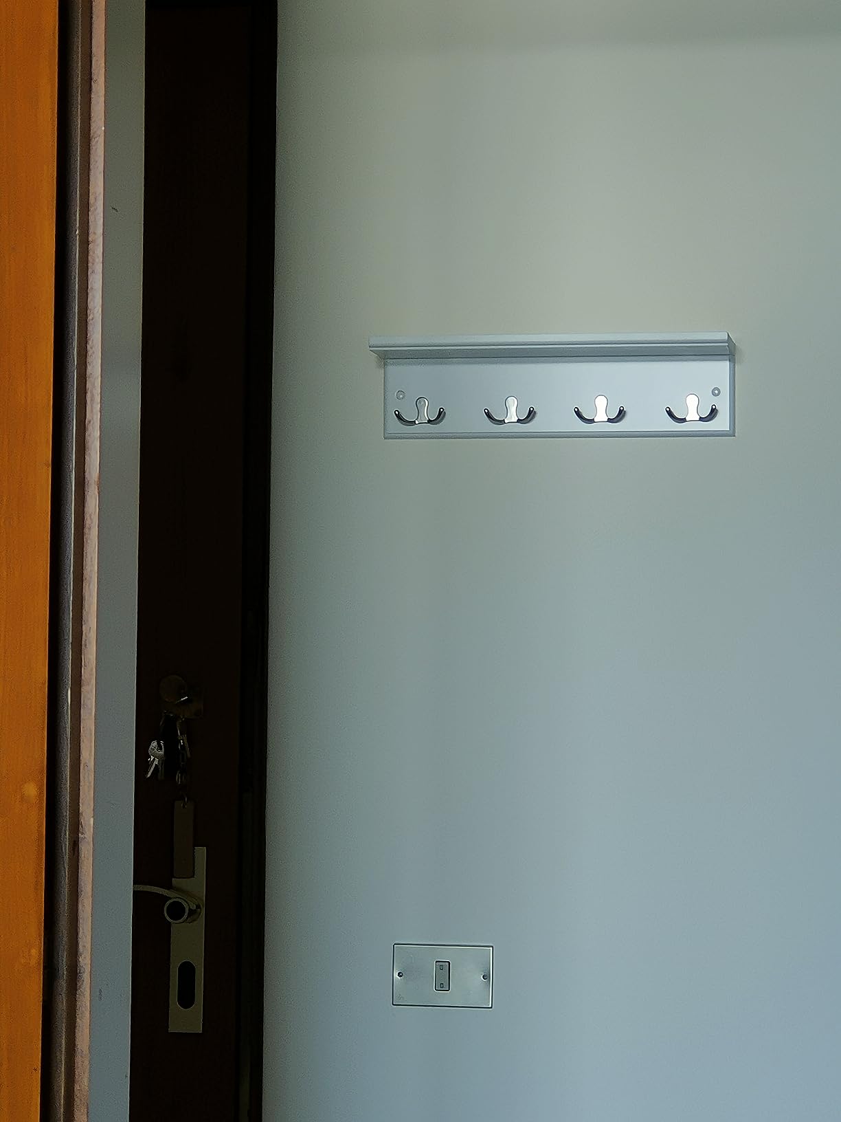 Songmics LHR42WT appendiabiti parete bianco 40 cm con mensola 4 ganci